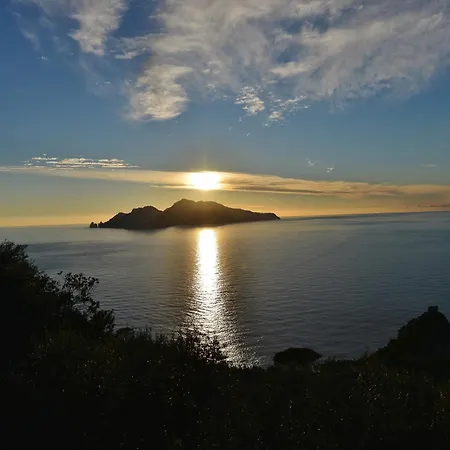 Bilocale Il Nido Апартаменты Масса-Лубренсе